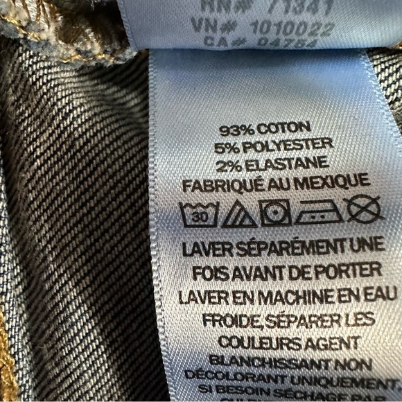 L.L Bean Women’s Classic Fit High Rise Blue Denim Jeans, 16P - Picture 12 of 13